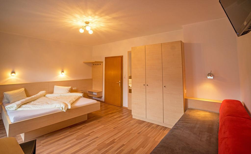 Haus Stampfer Hotel Weissensee Buitenkant foto