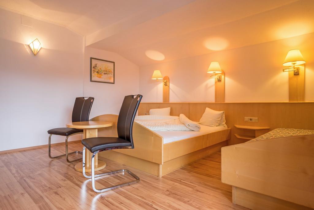 Haus Stampfer Hotel Weissensee Buitenkant foto