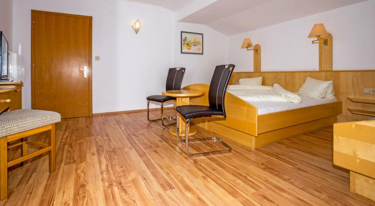 Haus Stampfer Hotel Weissensee Buitenkant foto